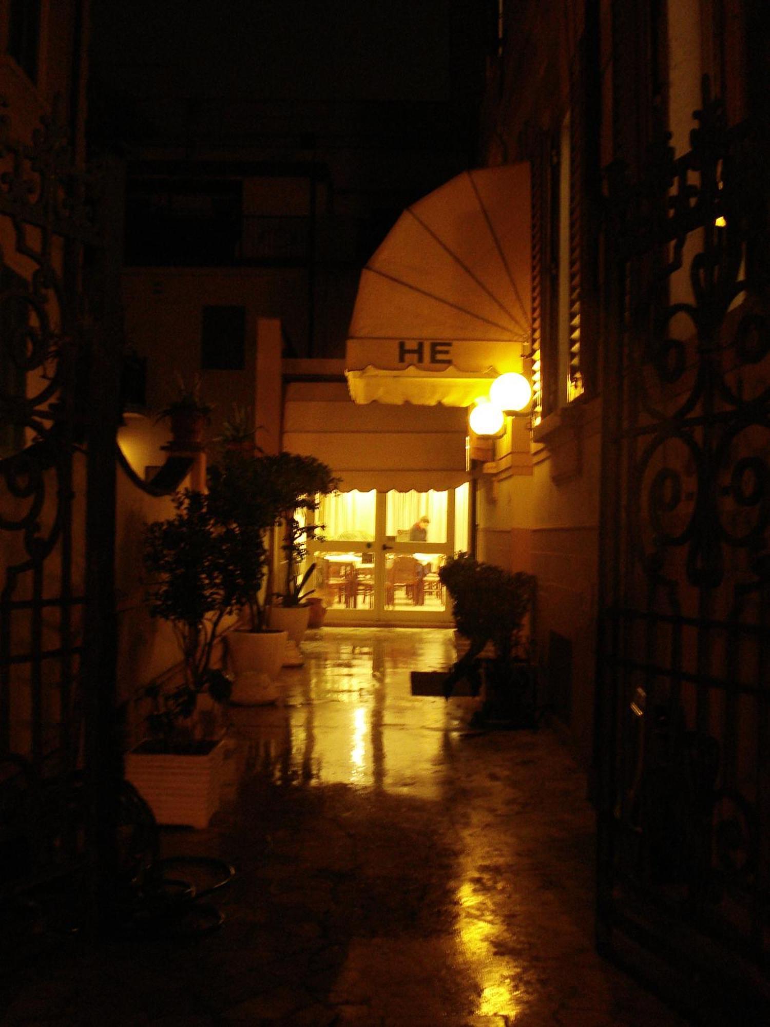 Hotel Ely 2*