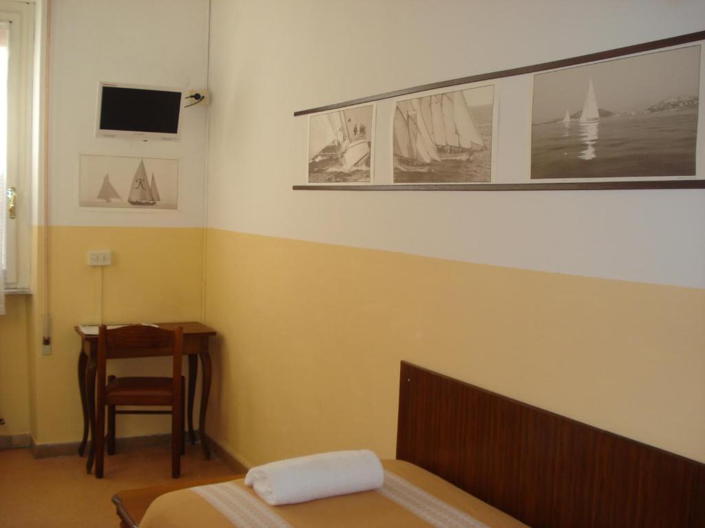 Ely 2* Viareggio