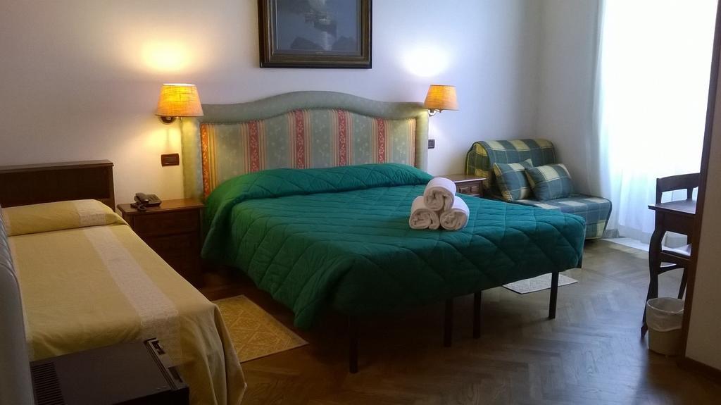 Ely Hotel 2*